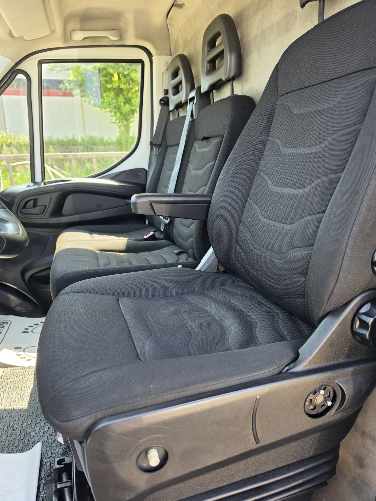Iveco 35c15 Внос Италия топ състояние, снимка 7 - Бусове и автобуси - 55097723