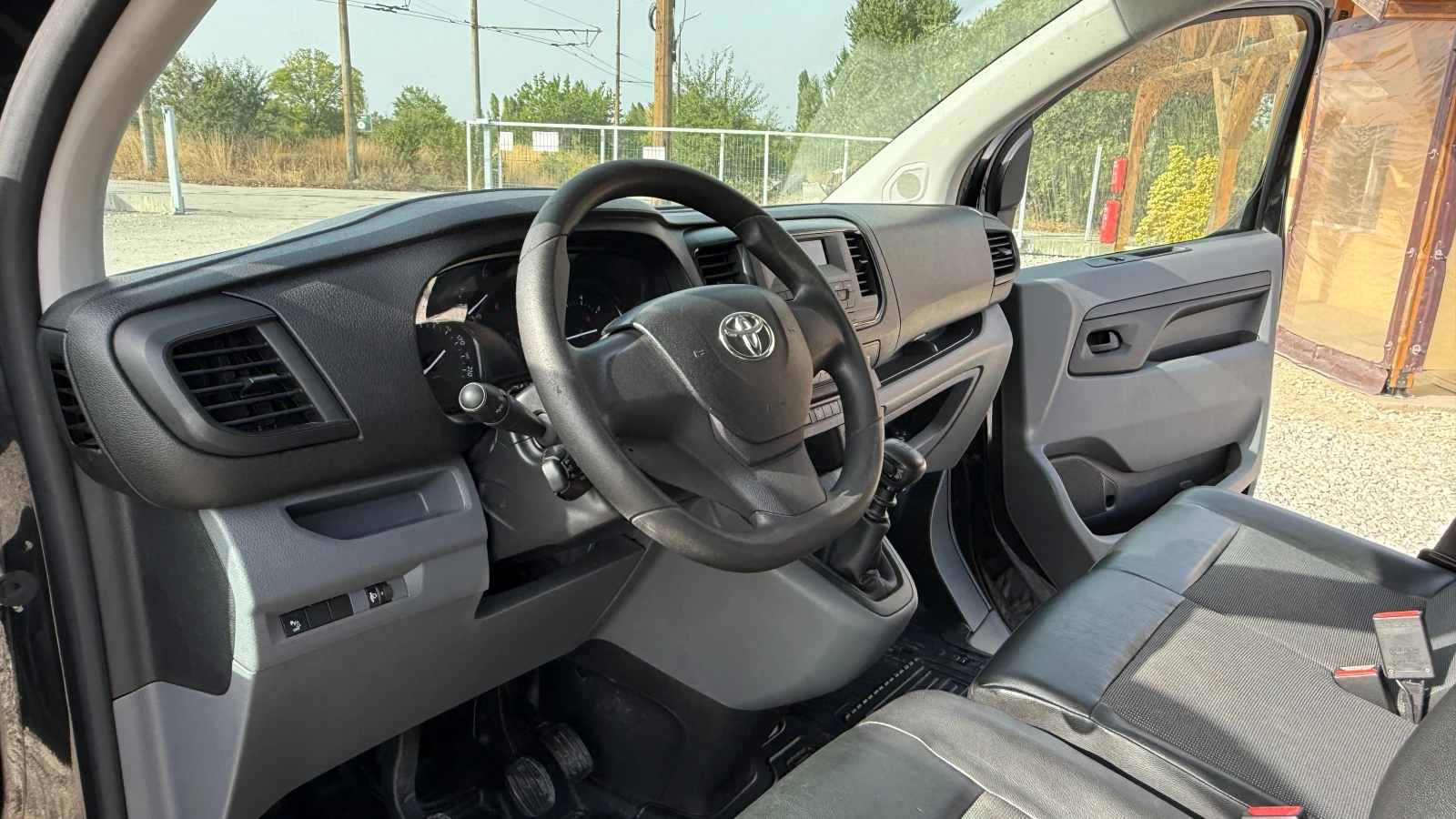Toyota Proace 2.0D-120кс/ДЪЛГА БАЗА/ПОДГРЕВ/НОВ ВНОС ОТ ДАНИЯ, снимка 11 - Бусове и автобуси - 55874253