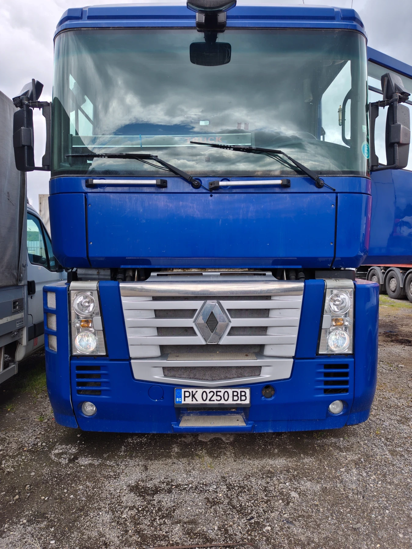 Renault Magnum