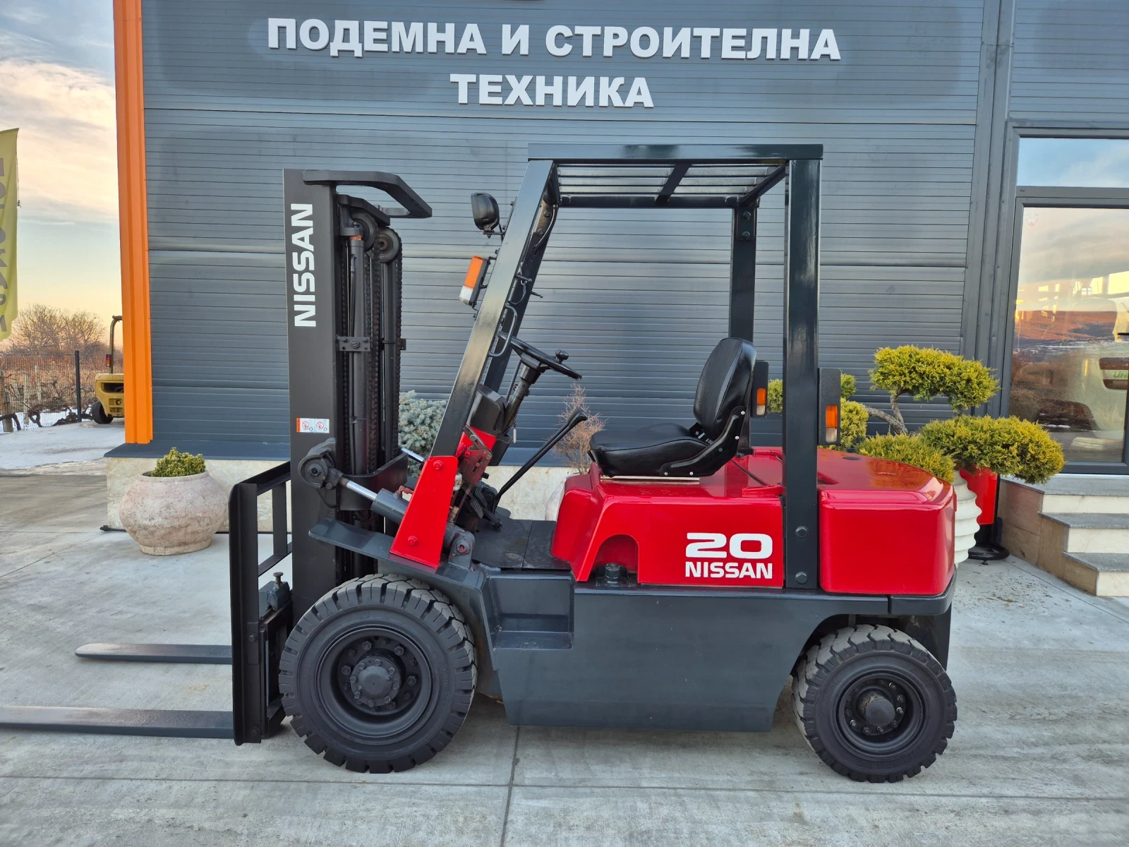  Nissan 2  /   /  | Mobile.bg   2