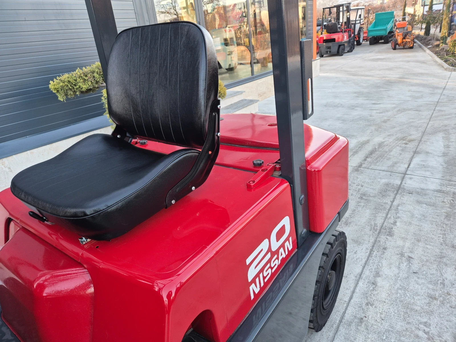  Nissan 2  /   /  | Mobile.bg   9