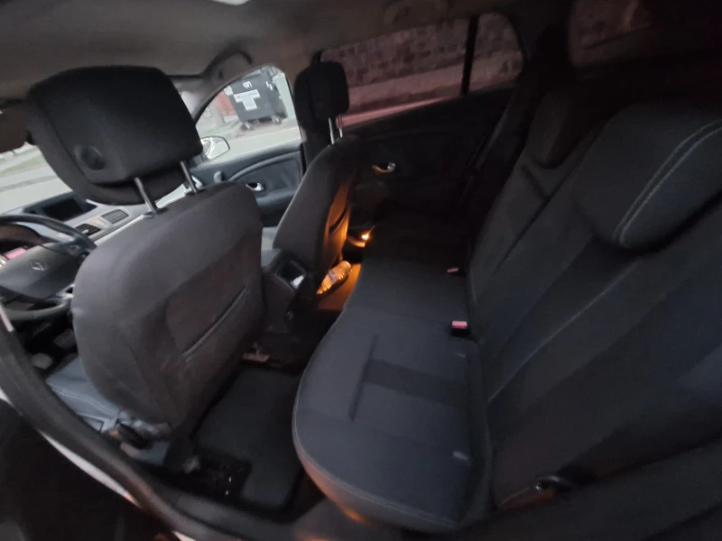 Renault Megane 1.5 dci, снимка 5 - Автомобили и джипове - 52816971