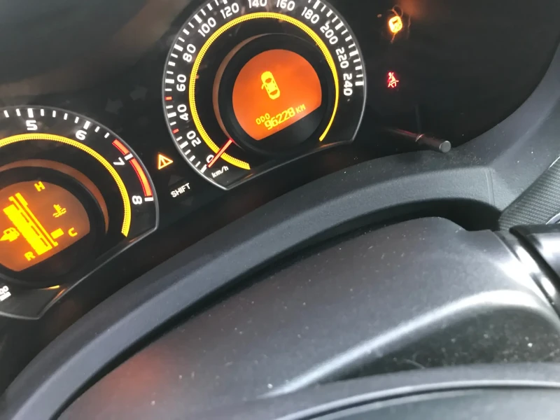 Toyota Auris 1.6VALVEMATIK, снимка 12 - Автомобили и джипове - 52865601