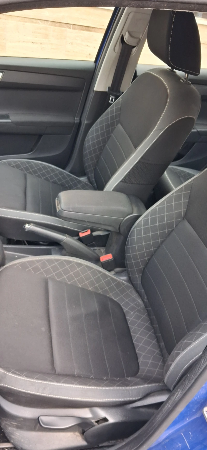 Skoda Fabia 1.0 MPI, снимка 11 - Автомобили и джипове - 53097848