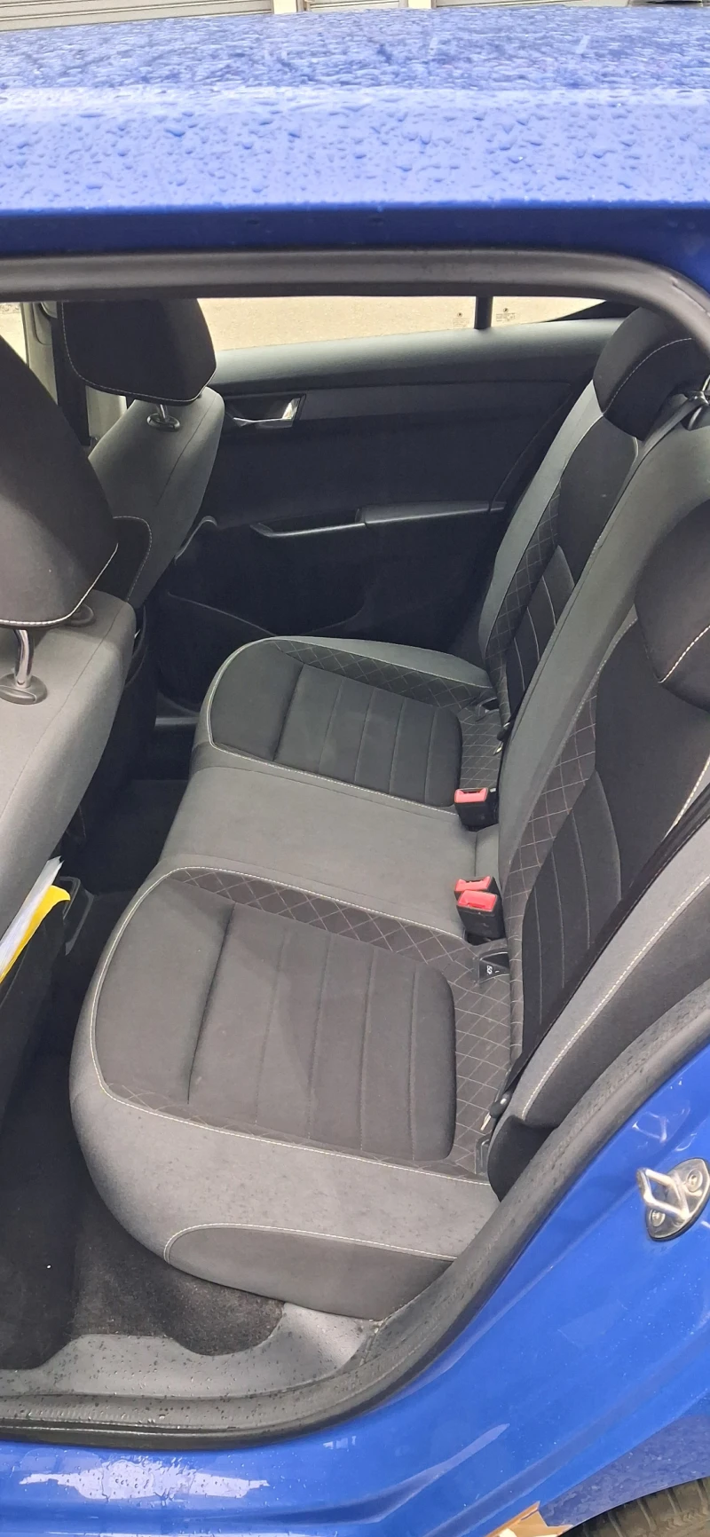 Skoda Fabia 1.0 MPI, снимка 7 - Автомобили и джипове - 53097848