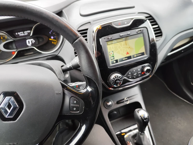 Renault Captur 1.2 iTOP NAVI., снимка 13 - Автомобили и джипове - 53456338