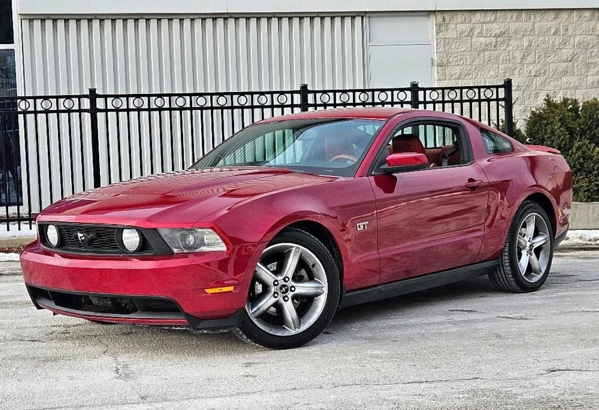 Ford Mustang GT * * ПОДГРЕВИ * * CARFAX * * АВТО КРЕДИТ * * , снимка 1