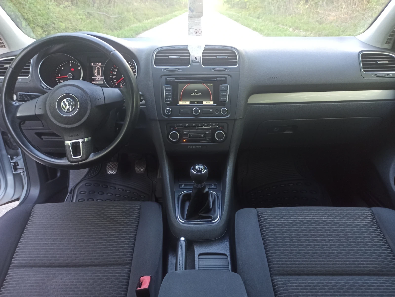 VW Golf 1.6 TDI 105 к.с. - изображение 7