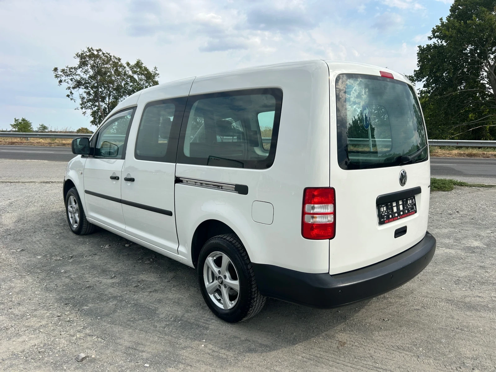 VW Caddy MAXI БЕНЗИН - МЕТАН / ЕВРО5 / ПАРКТРОНИК / ТОВАРЕН - изображение 7