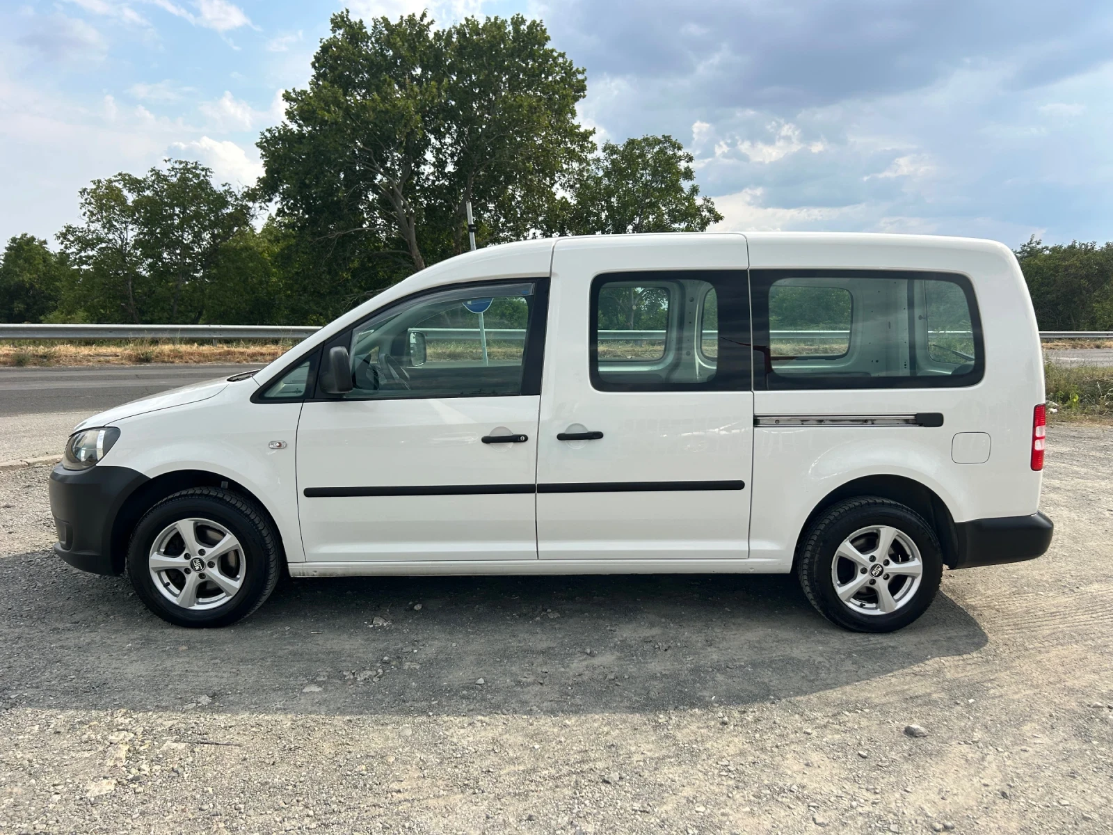 VW Caddy MAXI БЕНЗИН - МЕТАН / ЕВРО5 / ПАРКТРОНИК / ТОВАРЕН - изображение 8