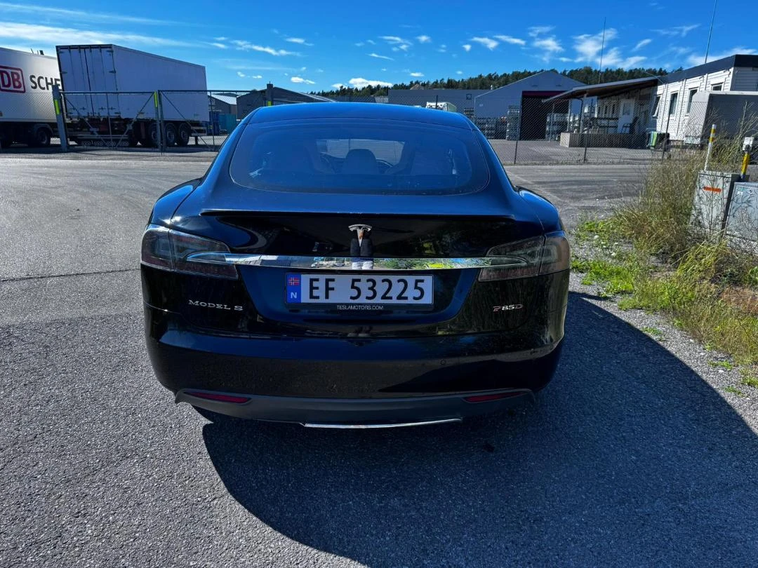 Tesla Model S P85D Performance Free Charging - изображение 7