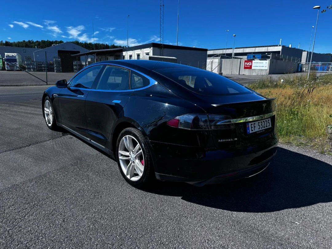 Tesla Model S P85D Performance Free Charging - изображение 8