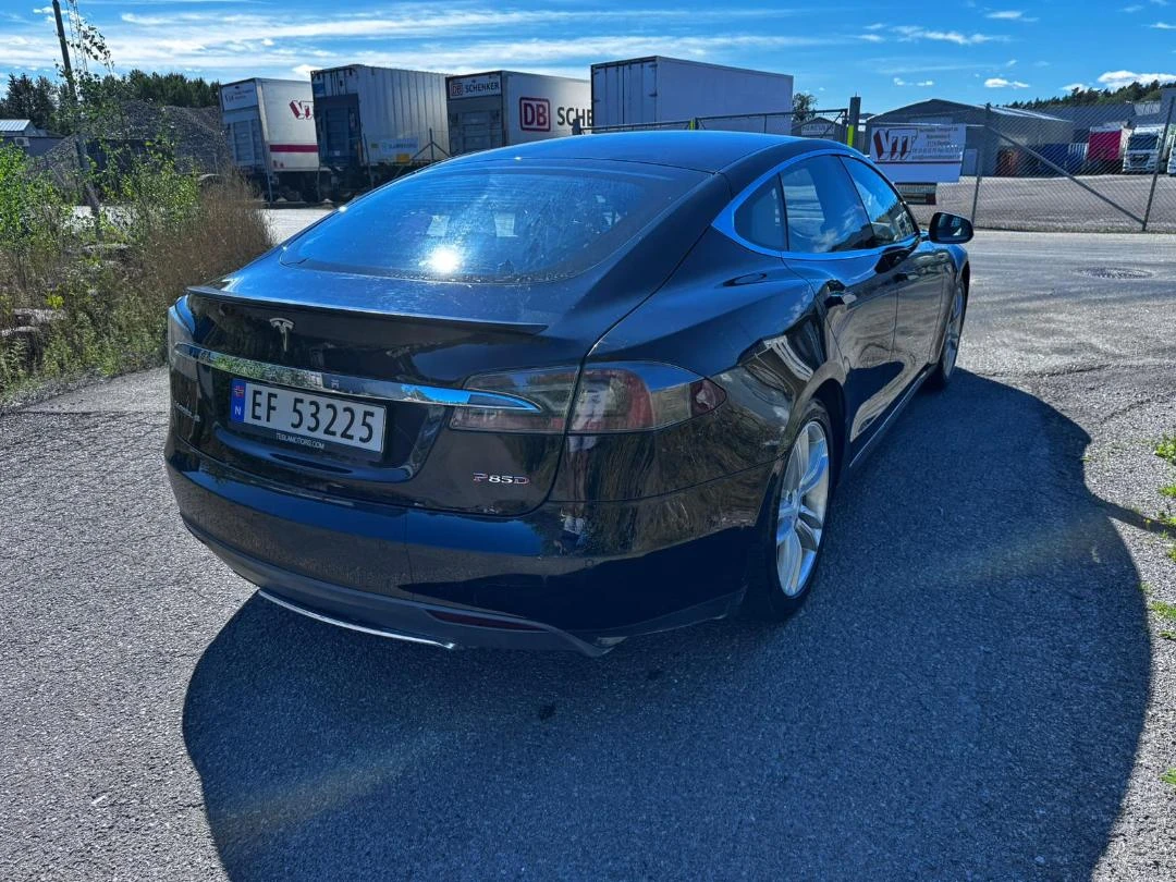 Tesla Model S P85D Performance Free Charging - изображение 6