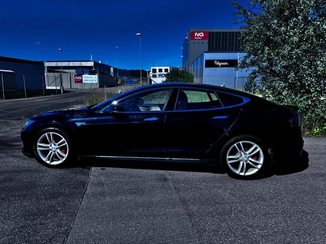 Tesla Model S P85D Performance Free Charging | Mobile.bg   15
