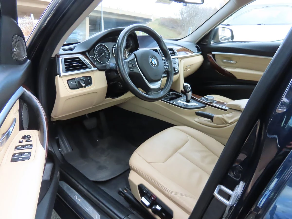 BMW 328 xDrive* Кожа* Подгрев* Шибидах* Камера - изображение 5