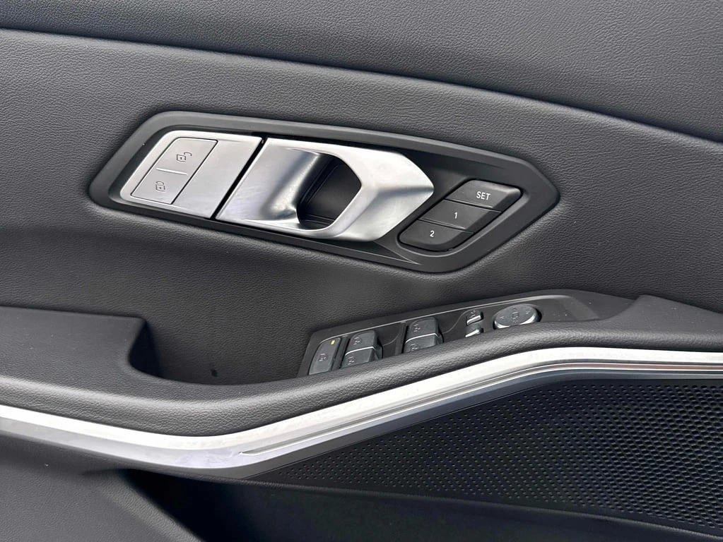 BMW 330 * 330i xDrive * CARFAX * ��� ������������ ������ | Mobile.bg � ����������� 11