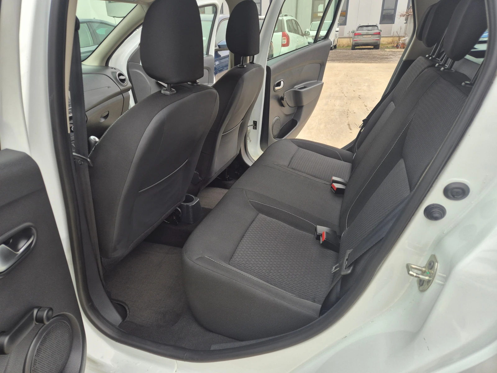 Dacia Logan 1.5DCI 75��. | Mobile.bg � ����������� 12
