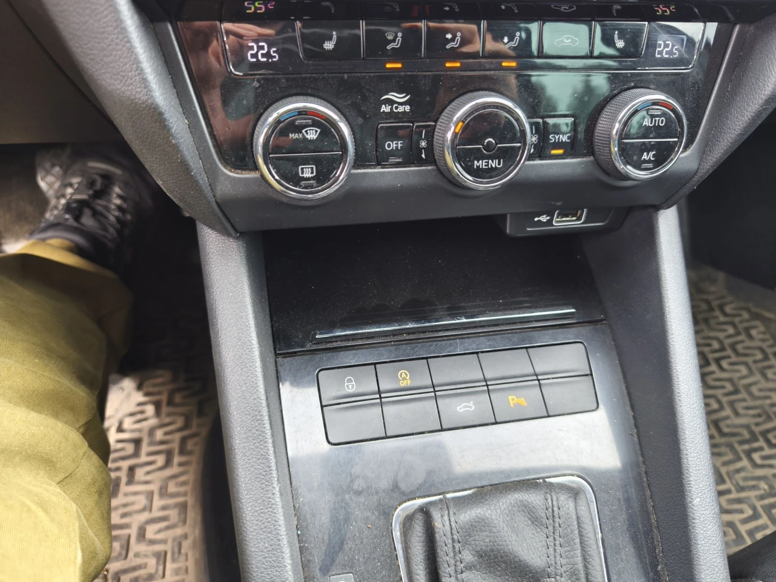 Skoda Octavia 1.4 GTec, снимка 10 - Автомобили и джипове - 53999989