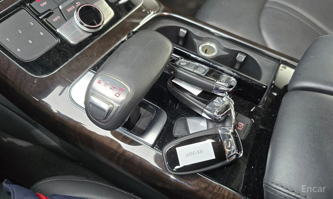 Audi A8 4.2* BOSE* HEAD-UP* МАСАЖ* ДИСТРОНИК* 360* ОБДУХ, снимка 14 - Автомобили и джипове - 54084411