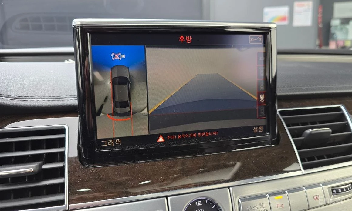 Audi A8 4.2* BOSE* HEAD-UP* МАСАЖ* ДИСТРОНИК* 360* ОБДУХ, снимка 13 - Автомобили и джипове - 54084411