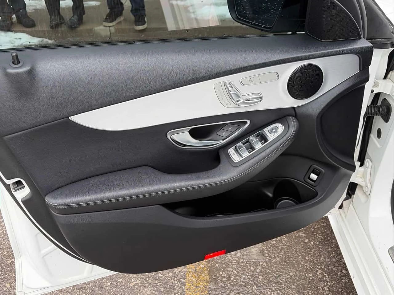 Mercedes-Benz C 300 /ПАНОРАМА/ПОДГРЕВИ/БЕЗ ИНЦИДЕНТИ, снимка 10 - Автомобили и джипове - 54127932