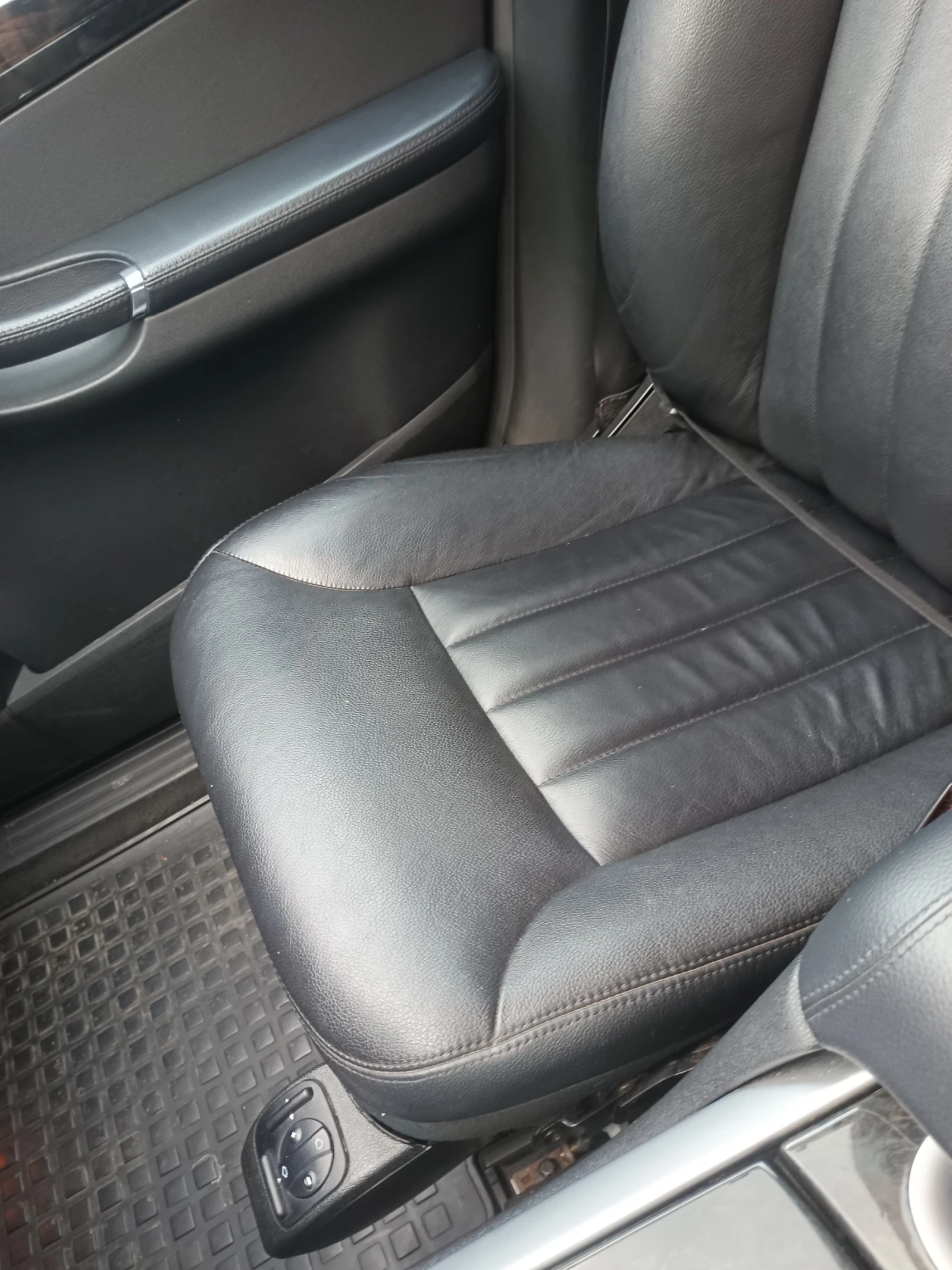 Mercedes-Benz R 320, снимка 12 - Автомобили и джипове - 54379746