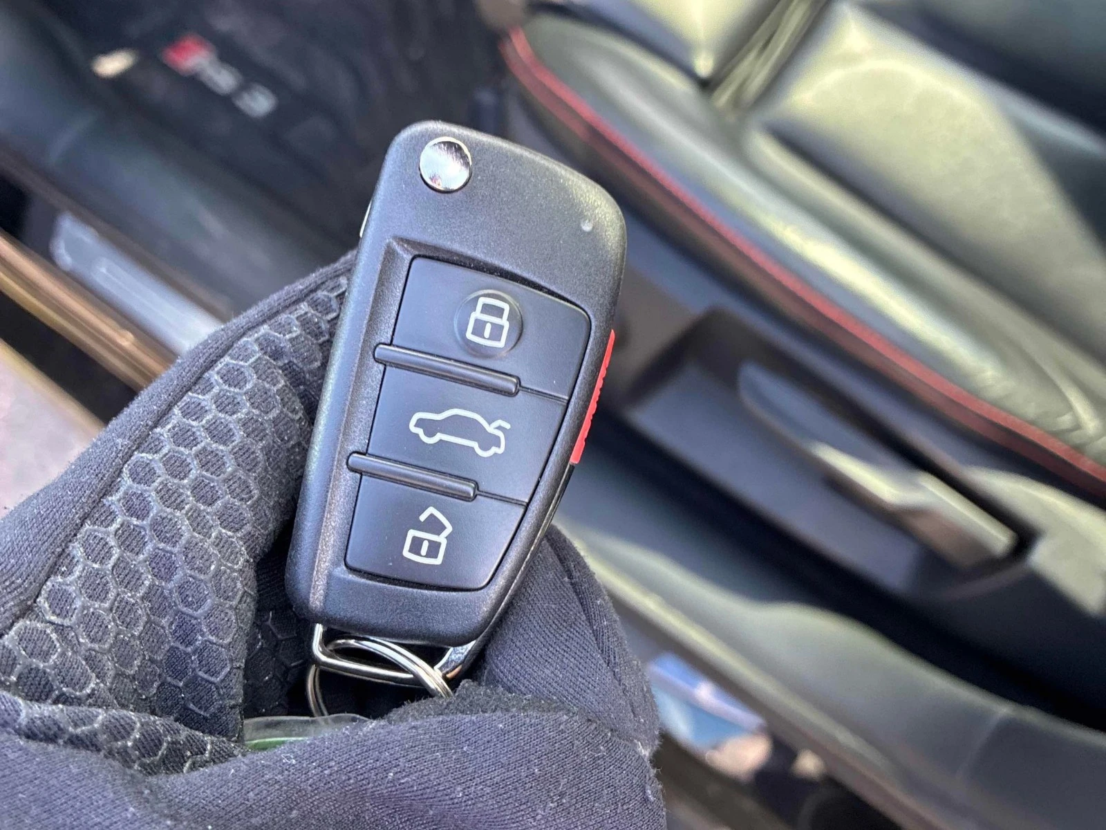 Audi Rs3 2.5 TFSI *  S tronic* АвтоКредит* (ЦЕНА ДО БГ), снимка 17 - Автомобили и джипове - 54520397