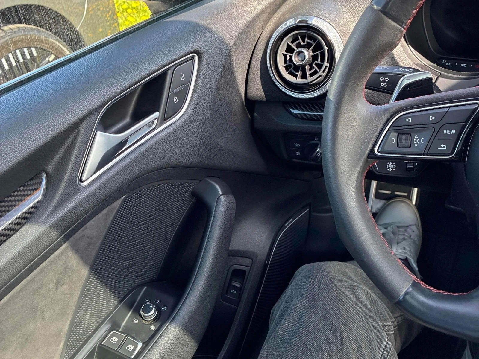 Audi Rs3 2.5 TFSI *  S tronic* АвтоКредит* (ЦЕНА ДО БГ), снимка 15 - Автомобили и джипове - 54520397