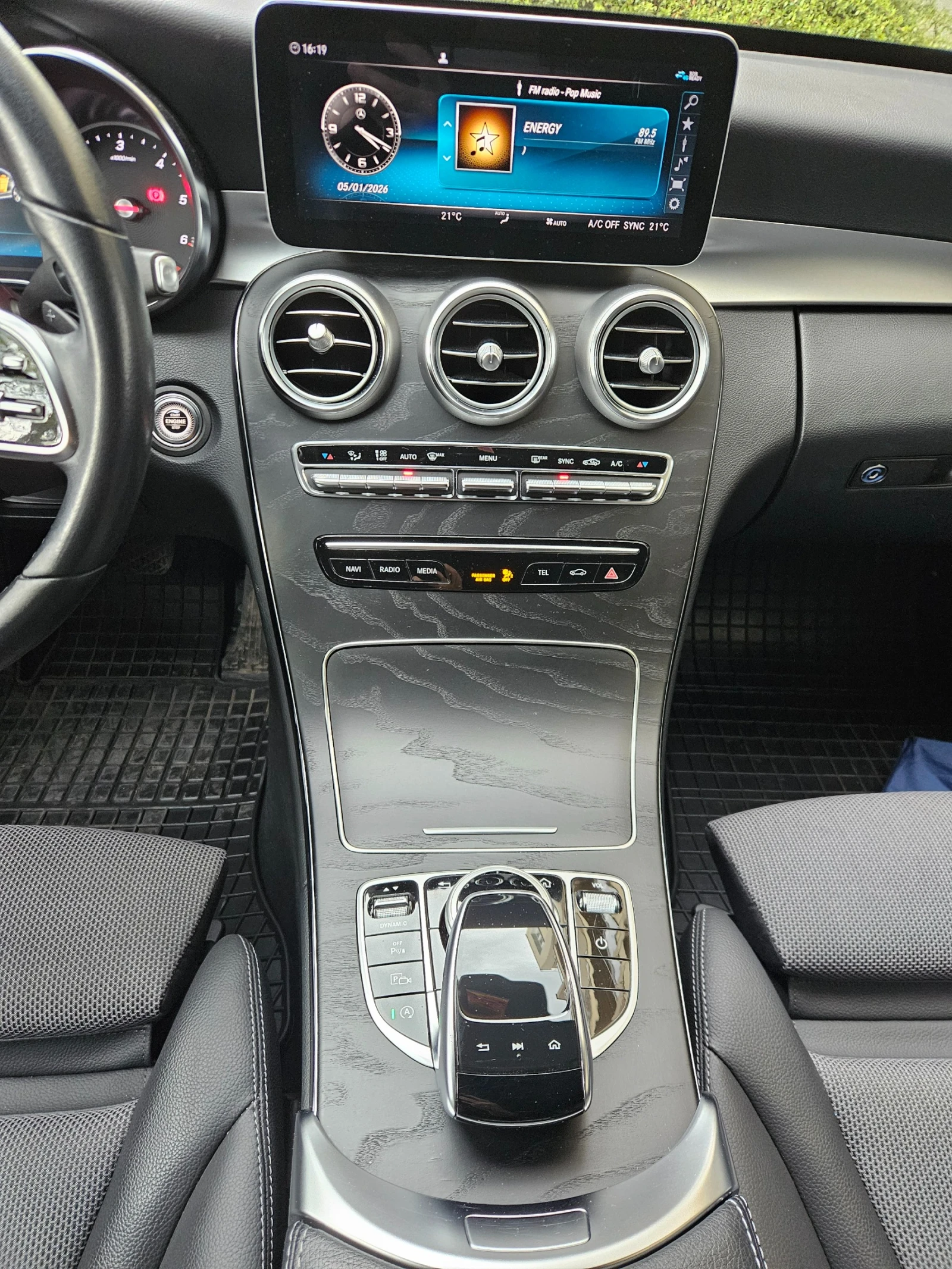 Mercedes-Benz C 220, снимка 8 - Автомобили и джипове - 54553152