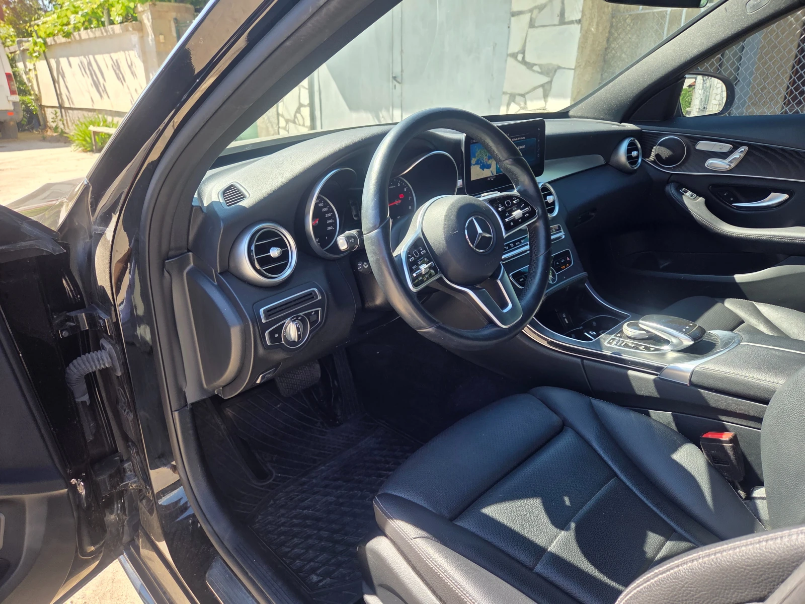 Mercedes-Benz C 300, снимка 7 - Автомобили и джипове - 54948810