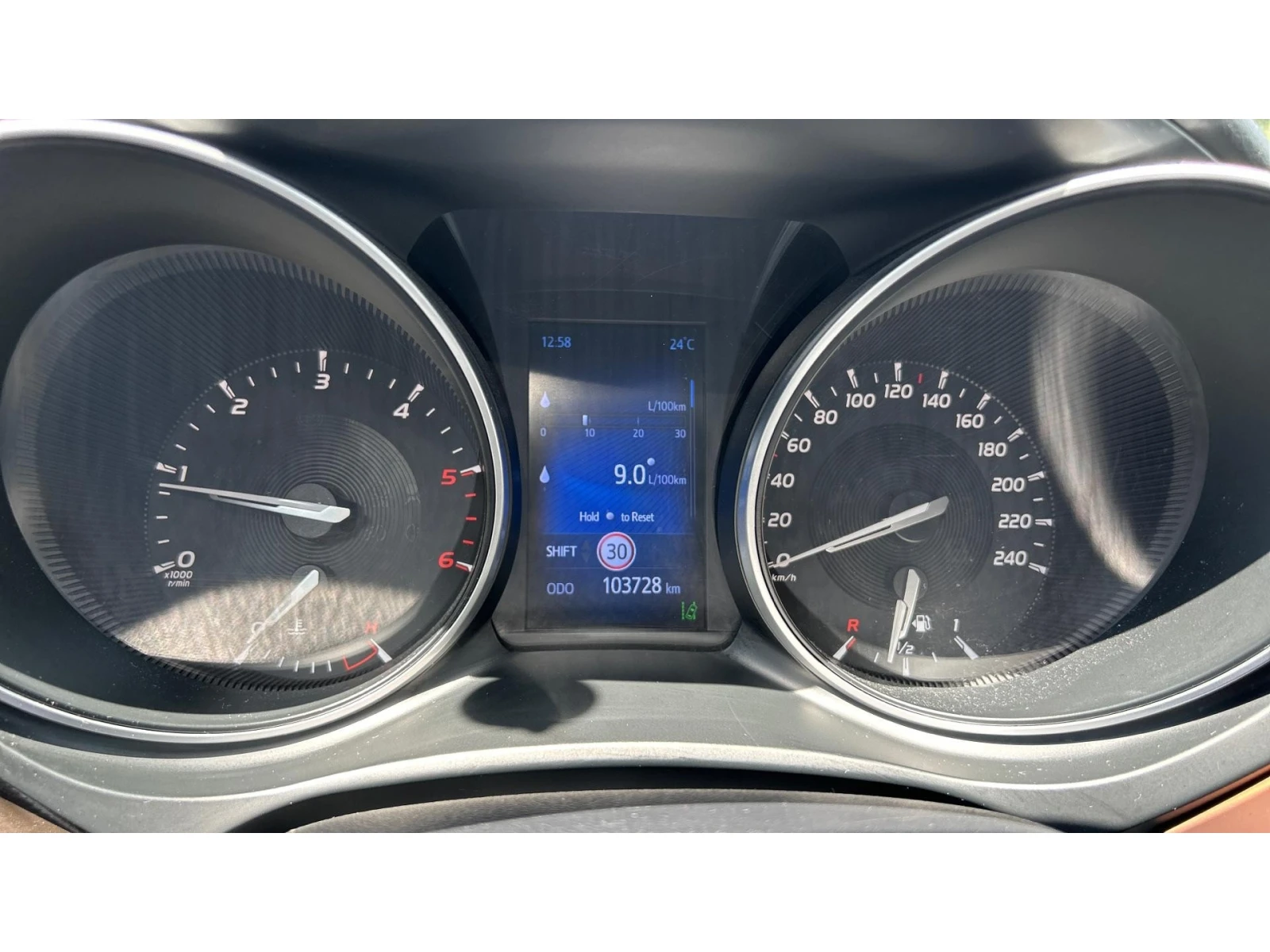 Toyota Avensis Месечна вноска от 170  , снимка 14 - Автомобили и джипове - 55439753