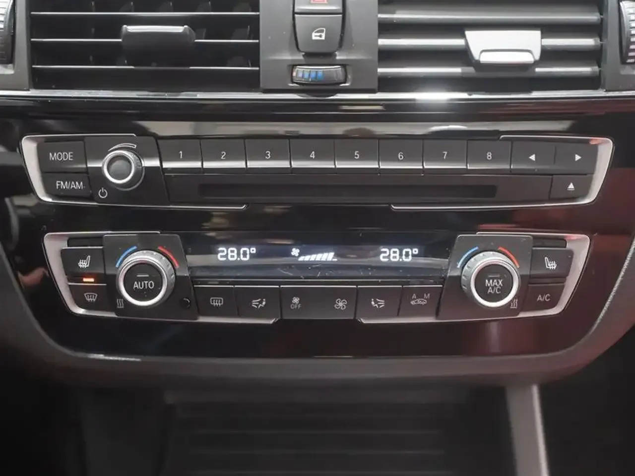 BMW 240 M240i xDrive* Harman-Kardon* ОТ ПРЕДСТАВИТЕЛСТВО, снимка 17 - Автомобили и джипове - 55777445
