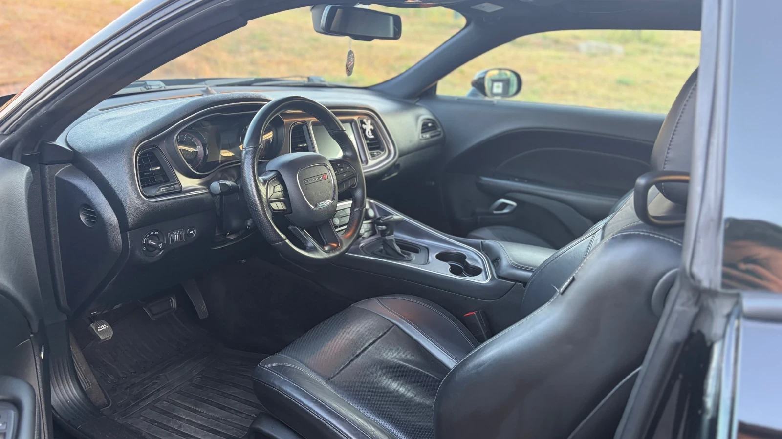 Dodge Challenger, снимка 8 - Автомобили и джипове - 55780991