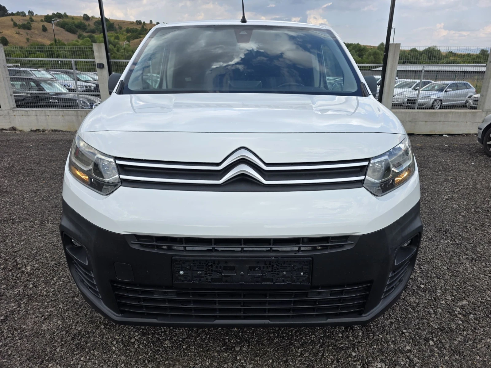 Citroen Berlingo 1.6d 100k.s. Navi Camera, снимка 2 - Автомобили и джипове - 55824770