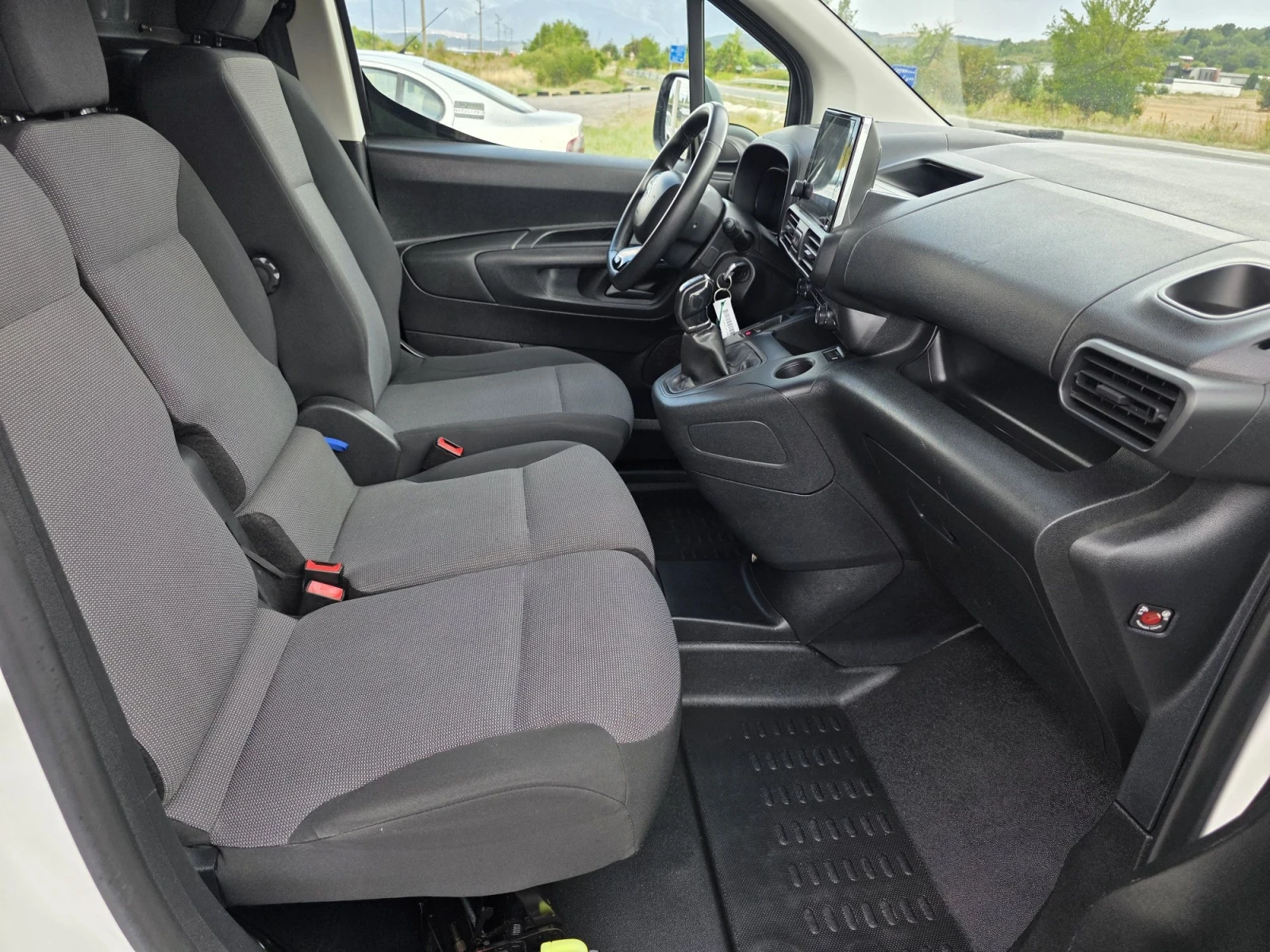 Citroen Berlingo 1.6d 100k.s. Navi Camera, снимка 12 - Автомобили и джипове - 55824770