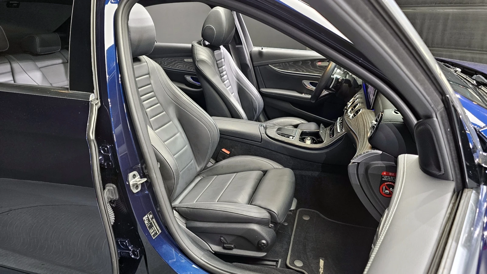 Mercedes-Benz E 350 4MATIC, AMG Line Edition, снимка 14 - Автомобили и джипове - 55987595