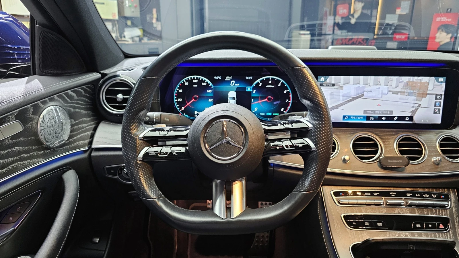 Mercedes-Benz E 350 4MATIC, AMG Line Edition, снимка 10 - Автомобили и джипове - 55987595