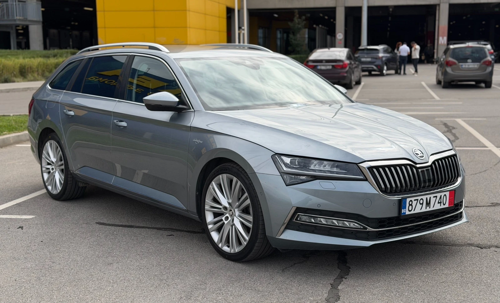 Skoda Superb 2.0-TDI L&K / Обдухванe/Дистроник/Памет/История, снимка 7 - Автомобили и джипове - 56088238