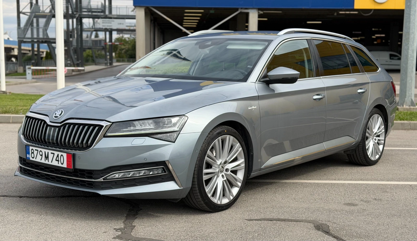 Skoda Superb 2.0-TDI L&K / Обдухванe/Дистроник/Памет/История