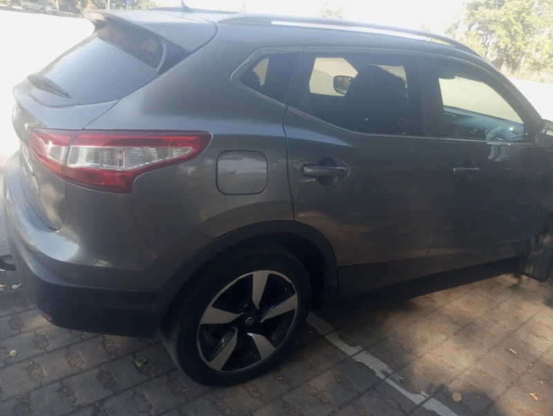 Nissan Qashqai, снимка 3 - Автомобили и джипове - 48547266