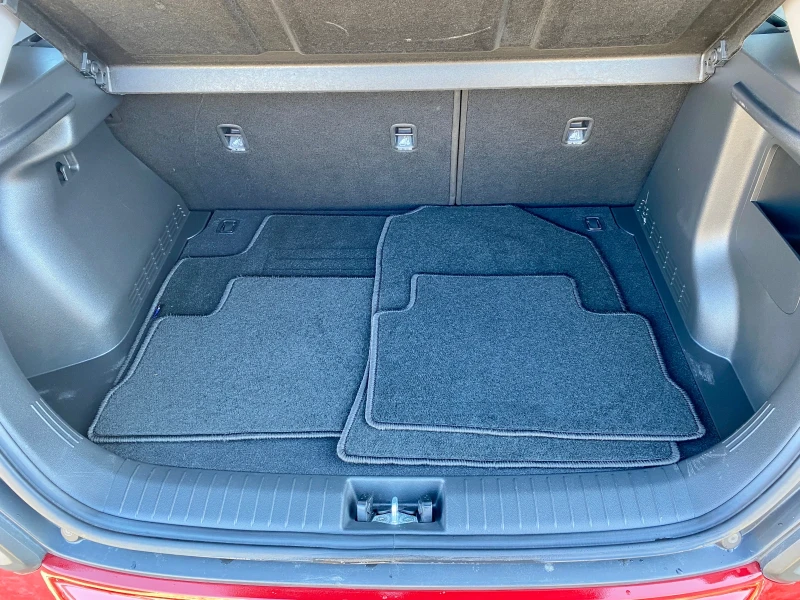 Hyundai Kona 2.0/ 150 к.с., 4х4, Автоматик, Клима, Подгряване, снимка 17 - Автомобили и джипове - 52324949