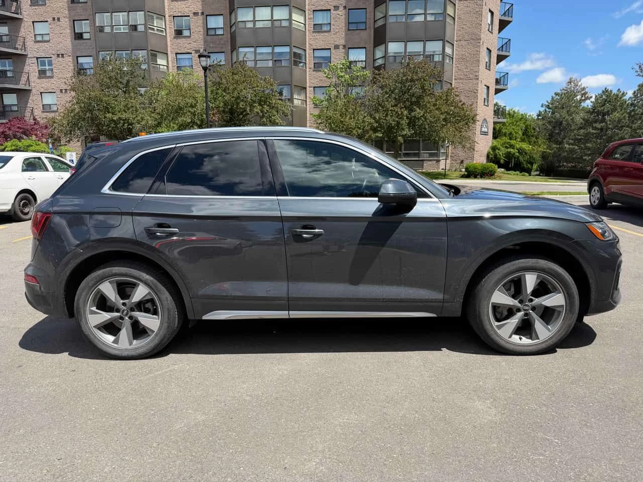 Audi Q5 * Komfort * CARFAX * БЕЗ ПЪРВОНАЧАЛНА ВНОСКА, снимка 3 - Автомобили и джипове - 54841470