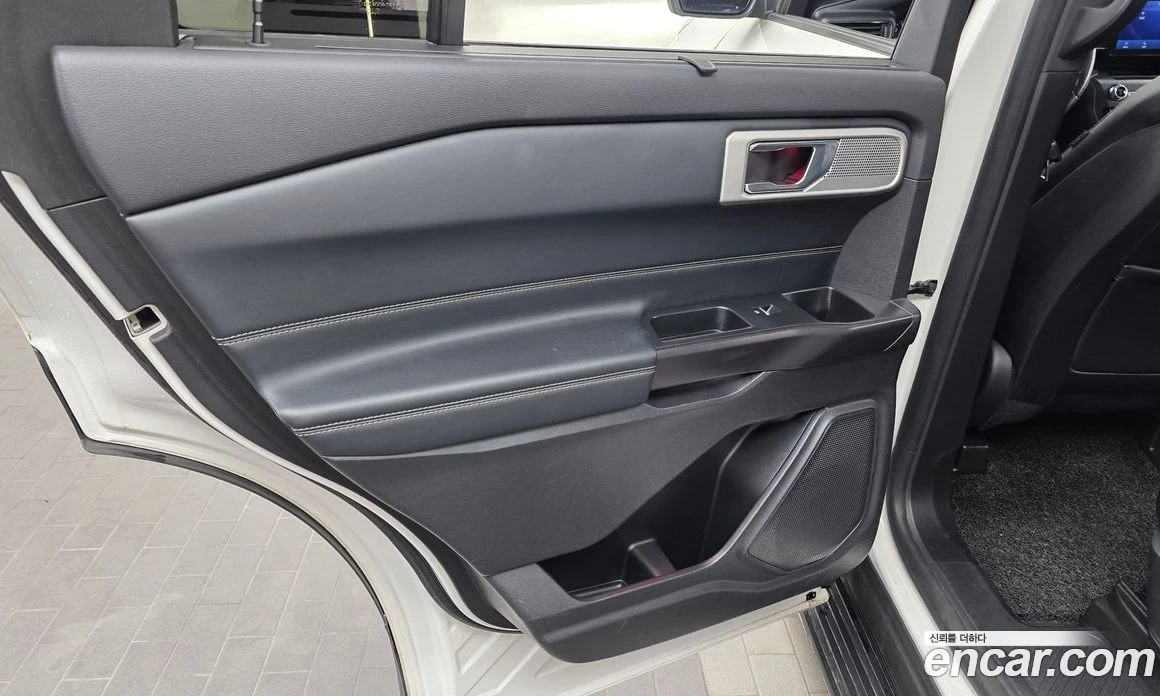 Ford Explorer 2.3 LimIted 4WD, снимка 15 - Автомобили и джипове - 55907636