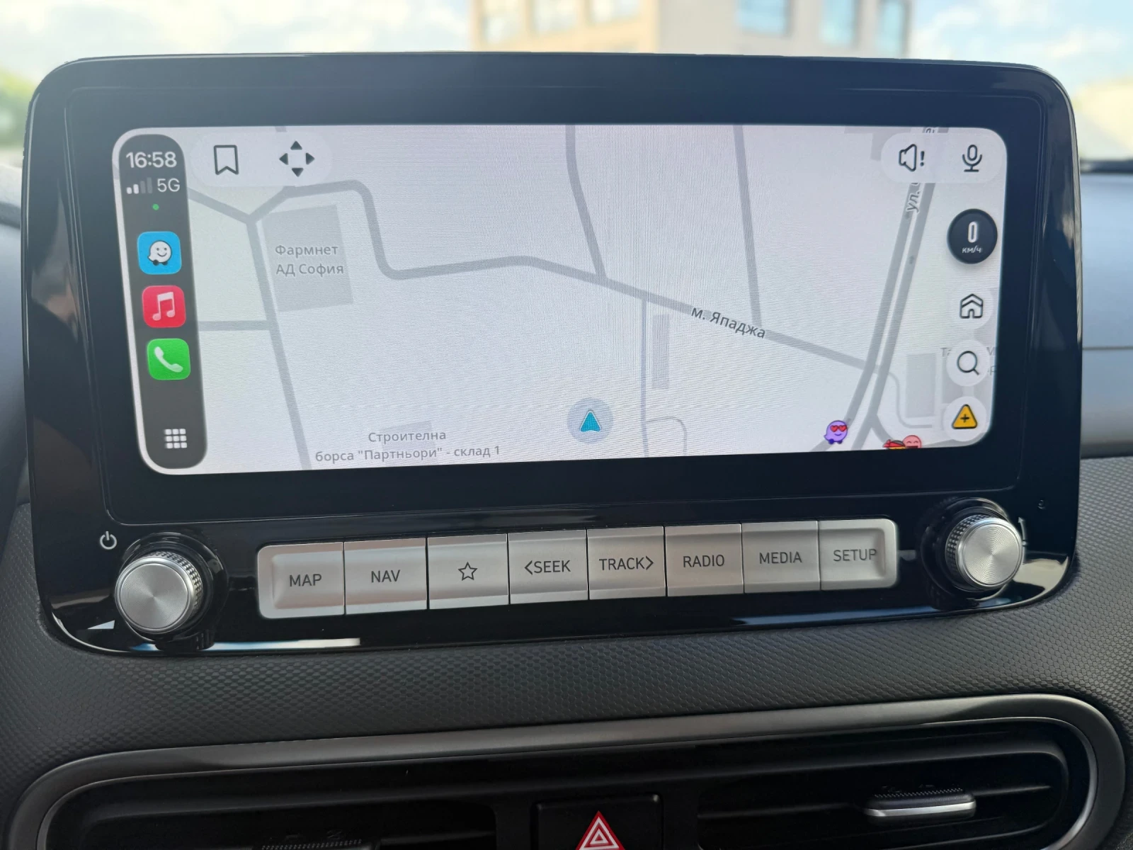 Hyundai Kona Гаранция+ 64kWh+ Термопомпа+ Подгрев+ Камера, снимка 14 - Автомобили и джипове - 55909629