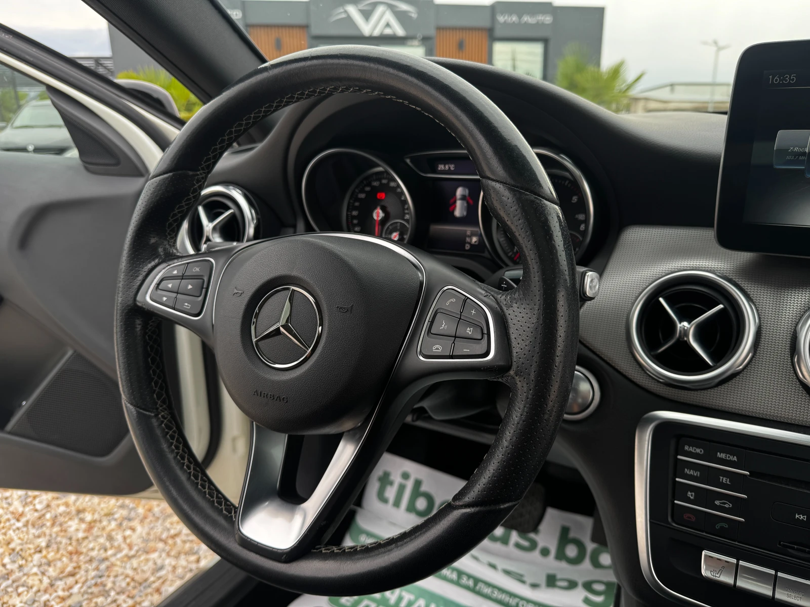 Mercedes-Benz GLA 220 2.2CDI 177 FACELIFT LED PERFORMANCE PANORAMA, снимка 11 - Автомобили и джипове - 56234585