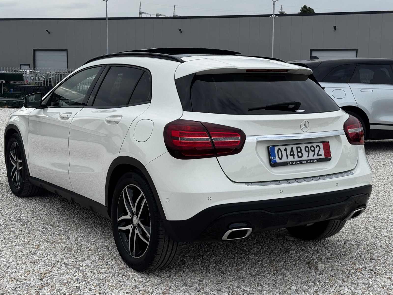 Mercedes-Benz GLA 220 2.2CDI 177 FACELIFT LED PERFORMANCE PANORAMA, снимка 3 - Автомобили и джипове - 56234585