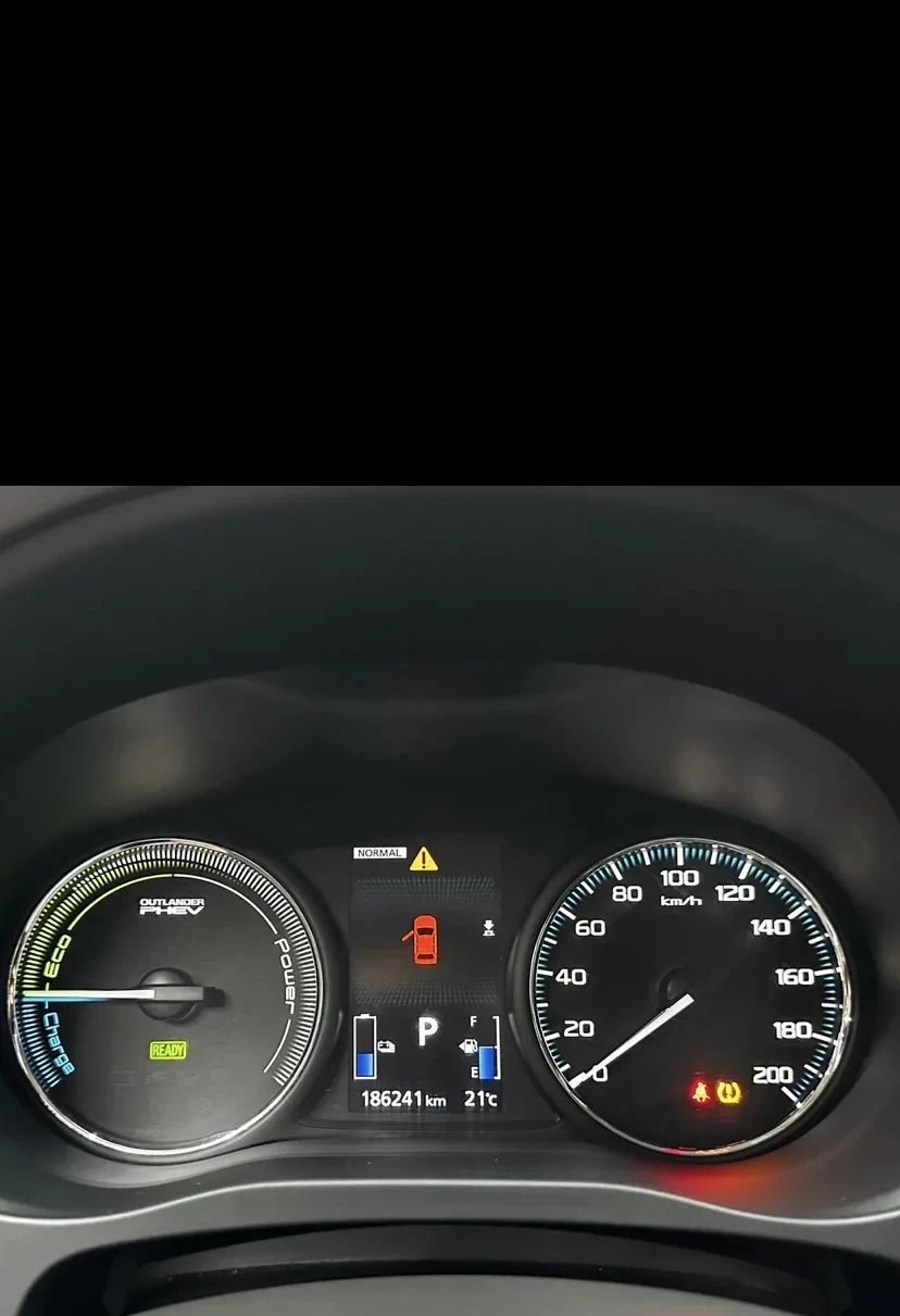 Mitsubishi Outlander, снимка 3 - Автомобили и джипове - 56511832
