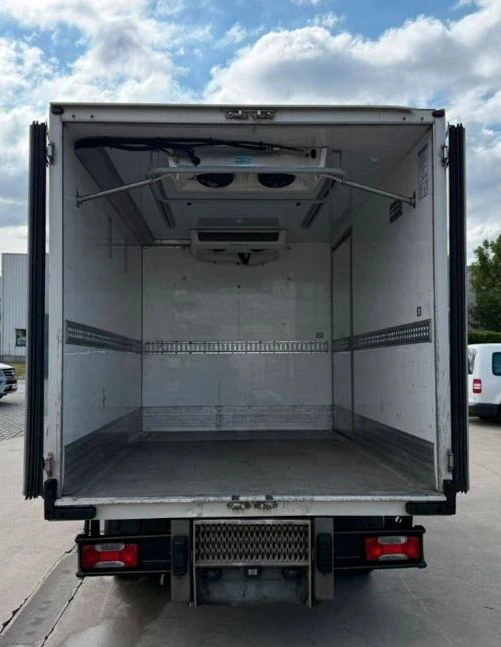 Iveco Daily 35С18* HI-MATIC* ХЛАДИЛЕН-30* ТОК* КЛИМА* N1, снимка 9 - Бусове и автобуси - 54704681