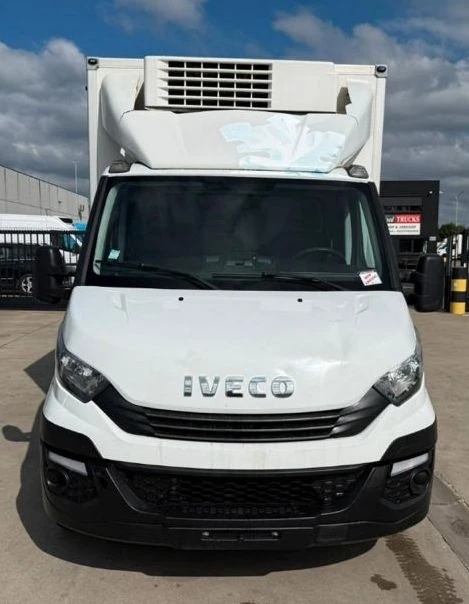 Iveco Daily 35С18* HI-MATIC* ХЛАДИЛЕН-30* ТОК* КЛИМА* N1, снимка 3 - Бусове и автобуси - 54704681