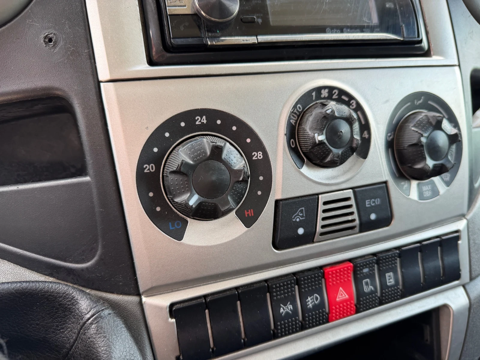 Iveco Daily 3.0HPI* Климатик* Тристранен самосвал* 3.80 метра, снимка 7 - Бусове и автобуси - 54244674